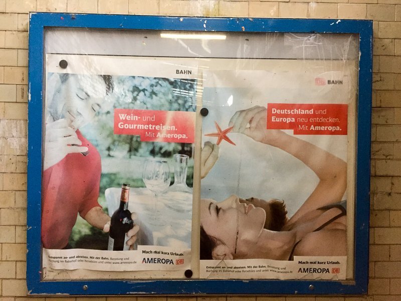 raumhaft oder doch eher Trauma: Werbung für Urlaub mit der Bahn (Foto: Hans-Joachim Schneider)
